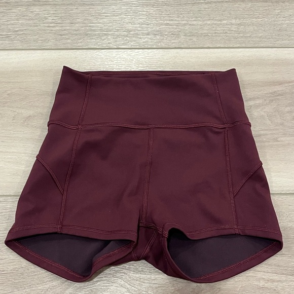 Lululemon In Movement Short *Everlux 2.5" Size 2 - Picture 4 of 6